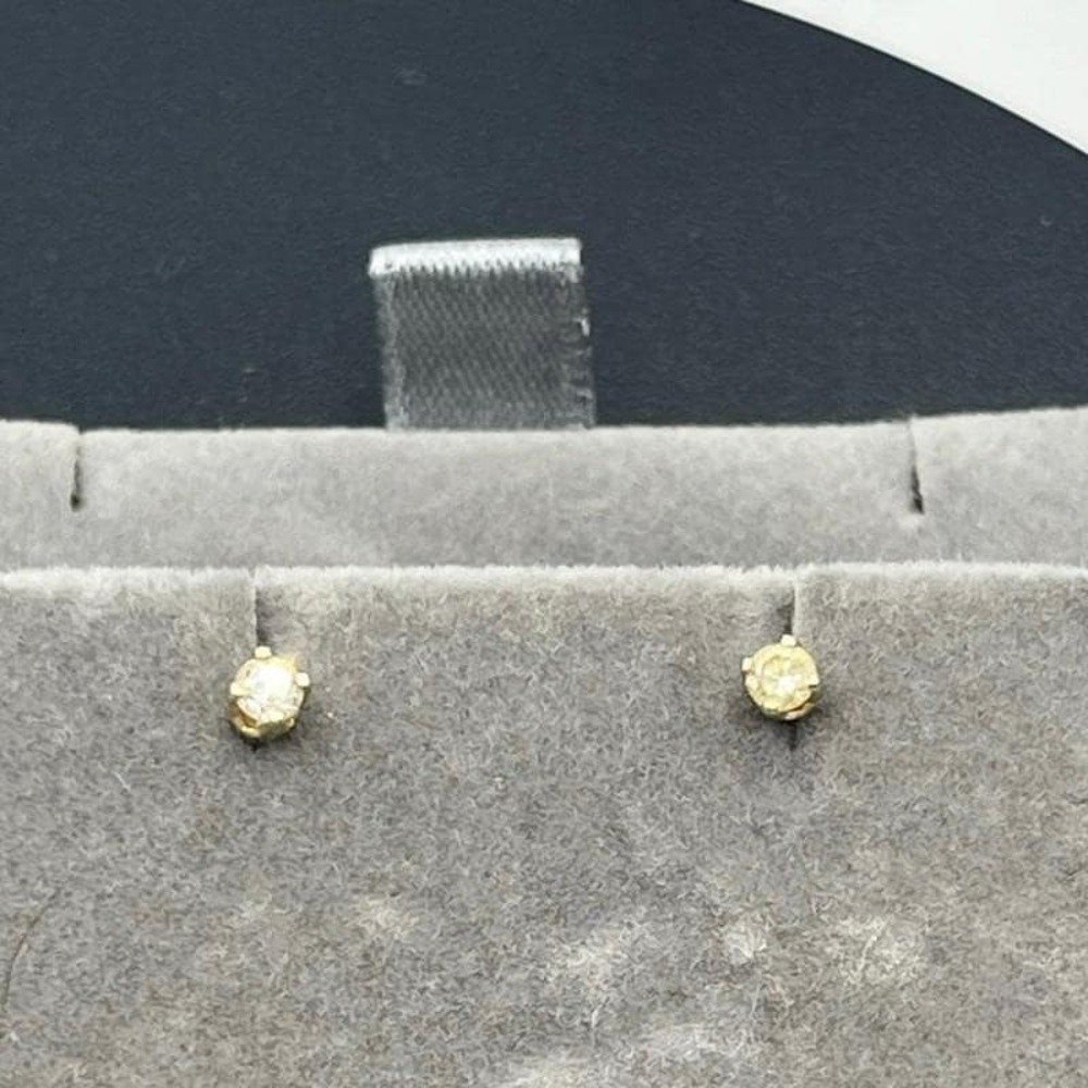 FT 14k‎ Yellow Gold Marked Natural Round Diamond Stud Earrings .70 grams